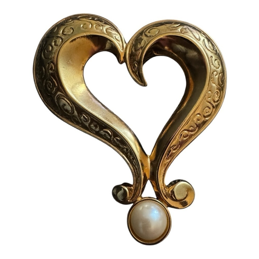 Vintage Signed Avon Gold Tone Heart Brooch with Faux Pearl - Picture 1 of 5